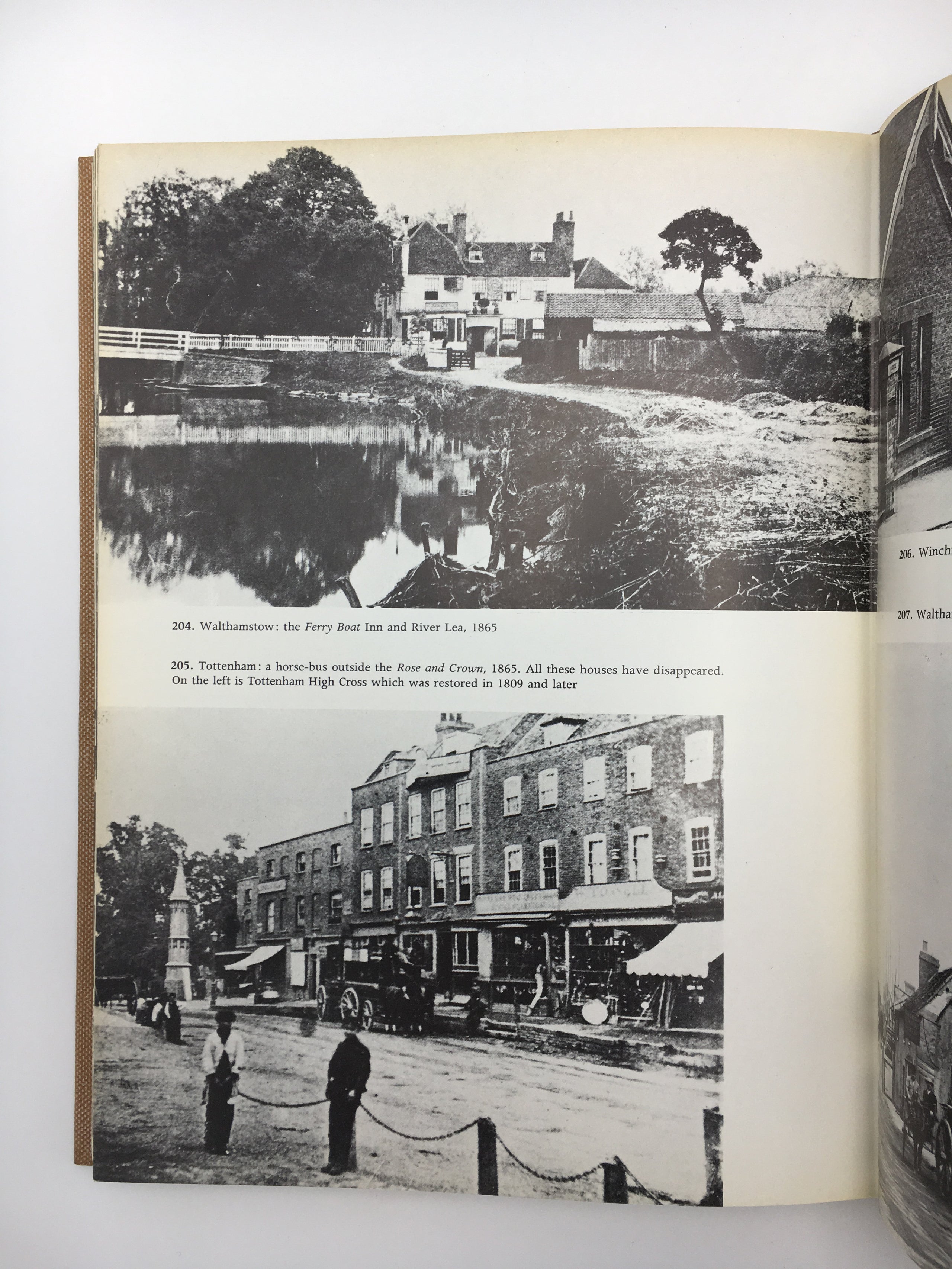 Victorian and Edwardian London from old photographs.