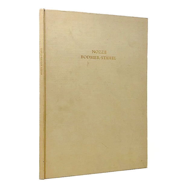 A ricordare le fauste nozze di Daniel Bodmer & Andrea Stahel celebrate in Zurigo il 18 ottobre 1956 Tammaro de Marinis... offre notizie di un manoscritto della Geografia di Tolomeo fatto nel 1490 per Andrea Matteo Acquaviva III duca d'Atri e la sua sposa