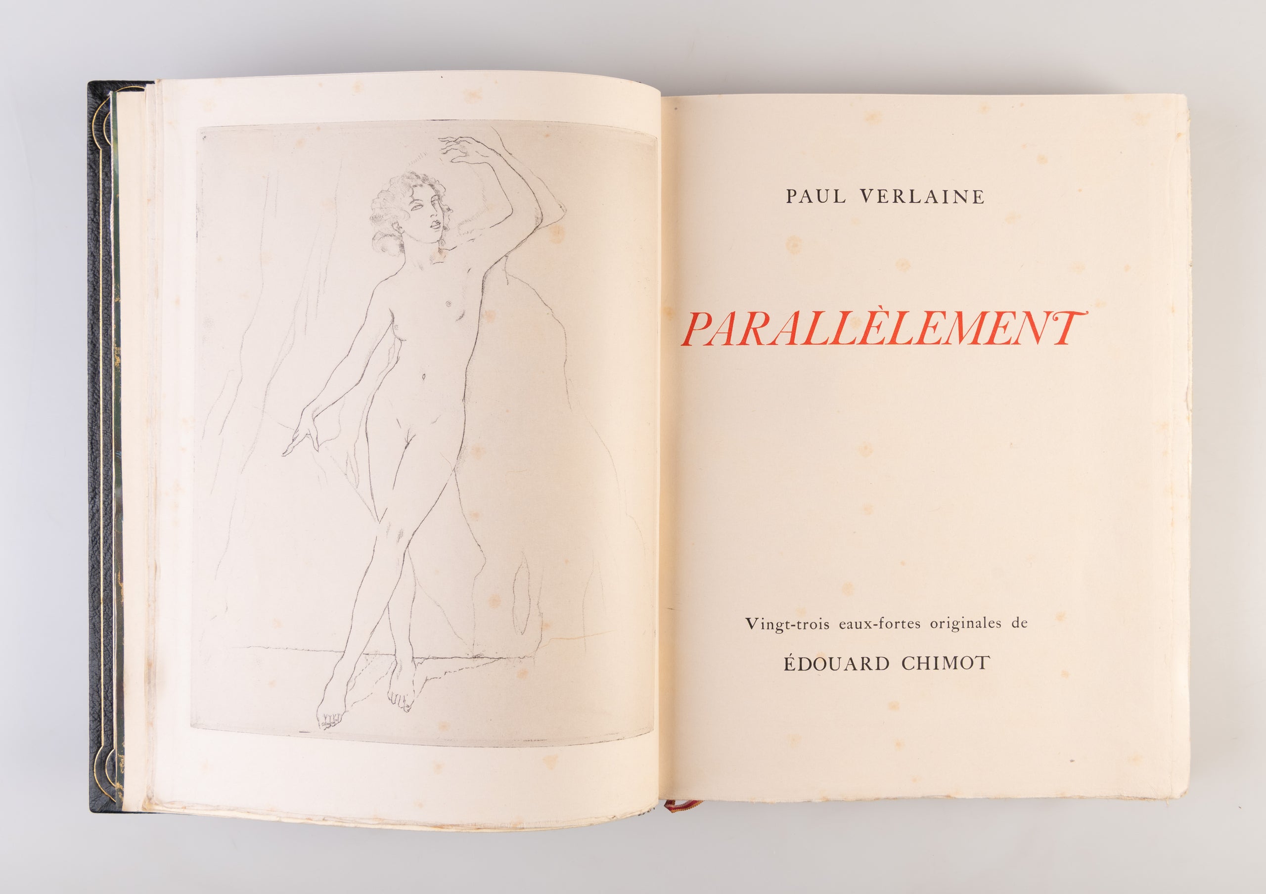 Parallelement