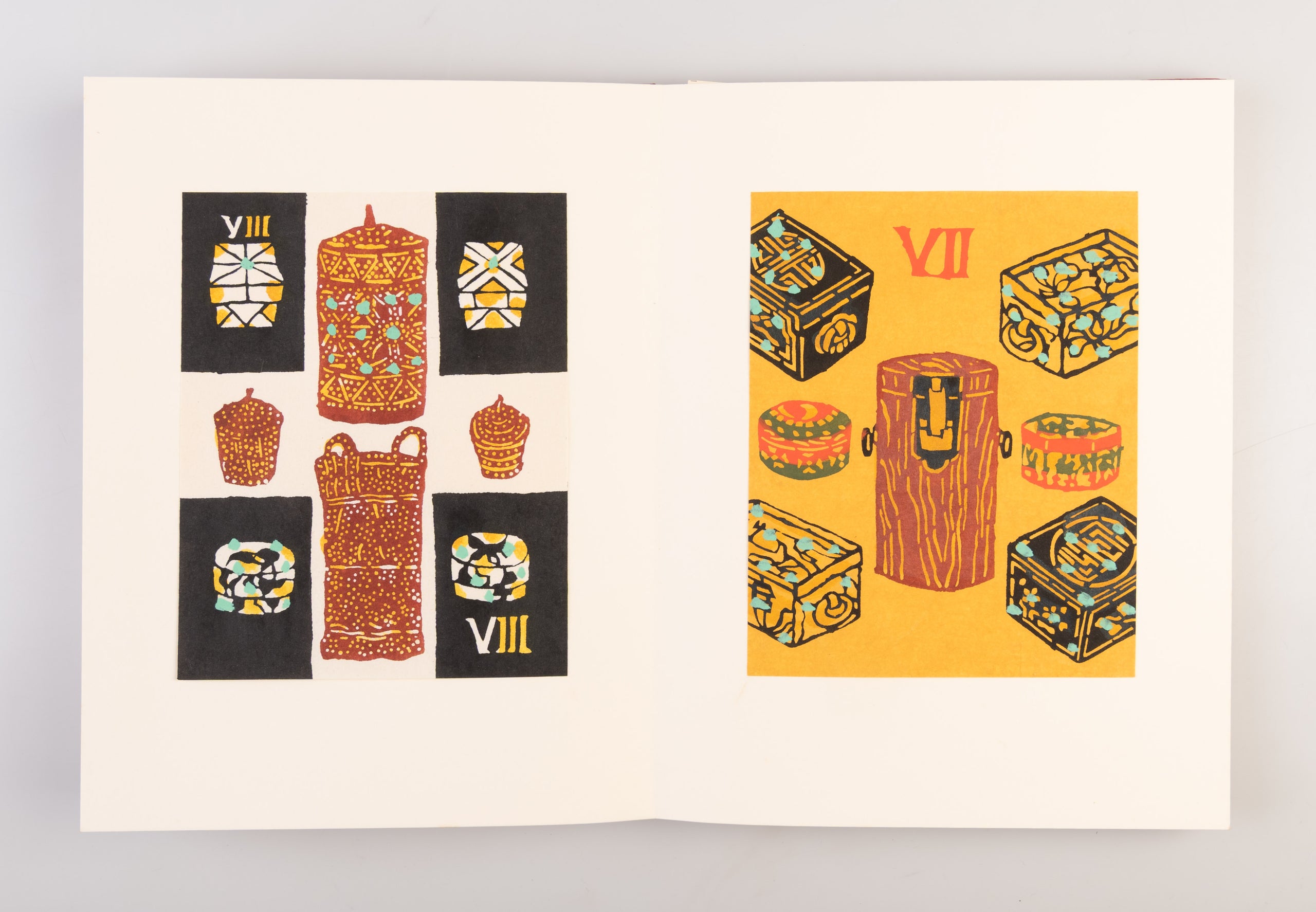 Katazome torumpu-e: hako [Stencil-dyed playing cards: Boxes].