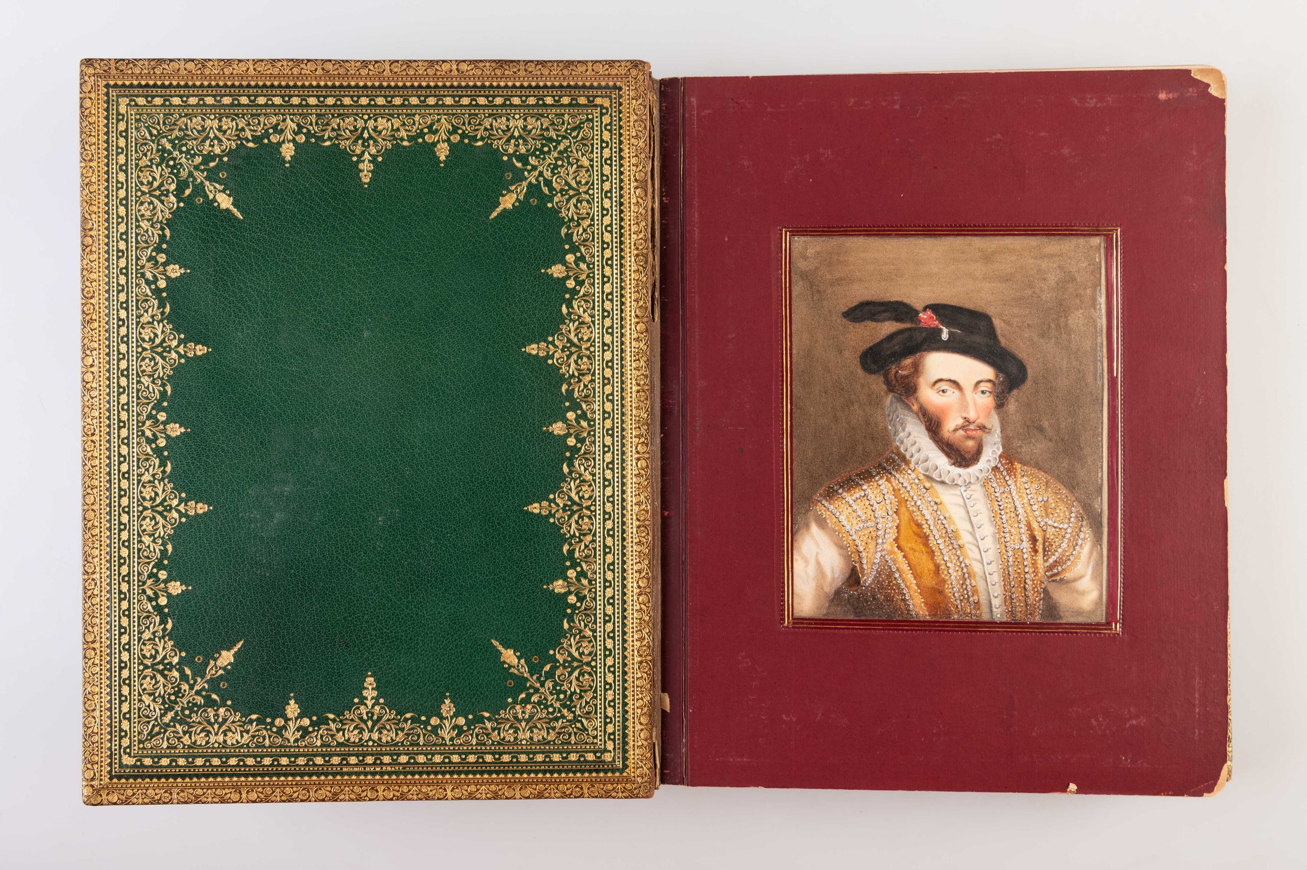 A Brief Memoir of Sir Walter Ralegh; prepared for and published in the New England Historical and Genealogical Register for April, 1862.