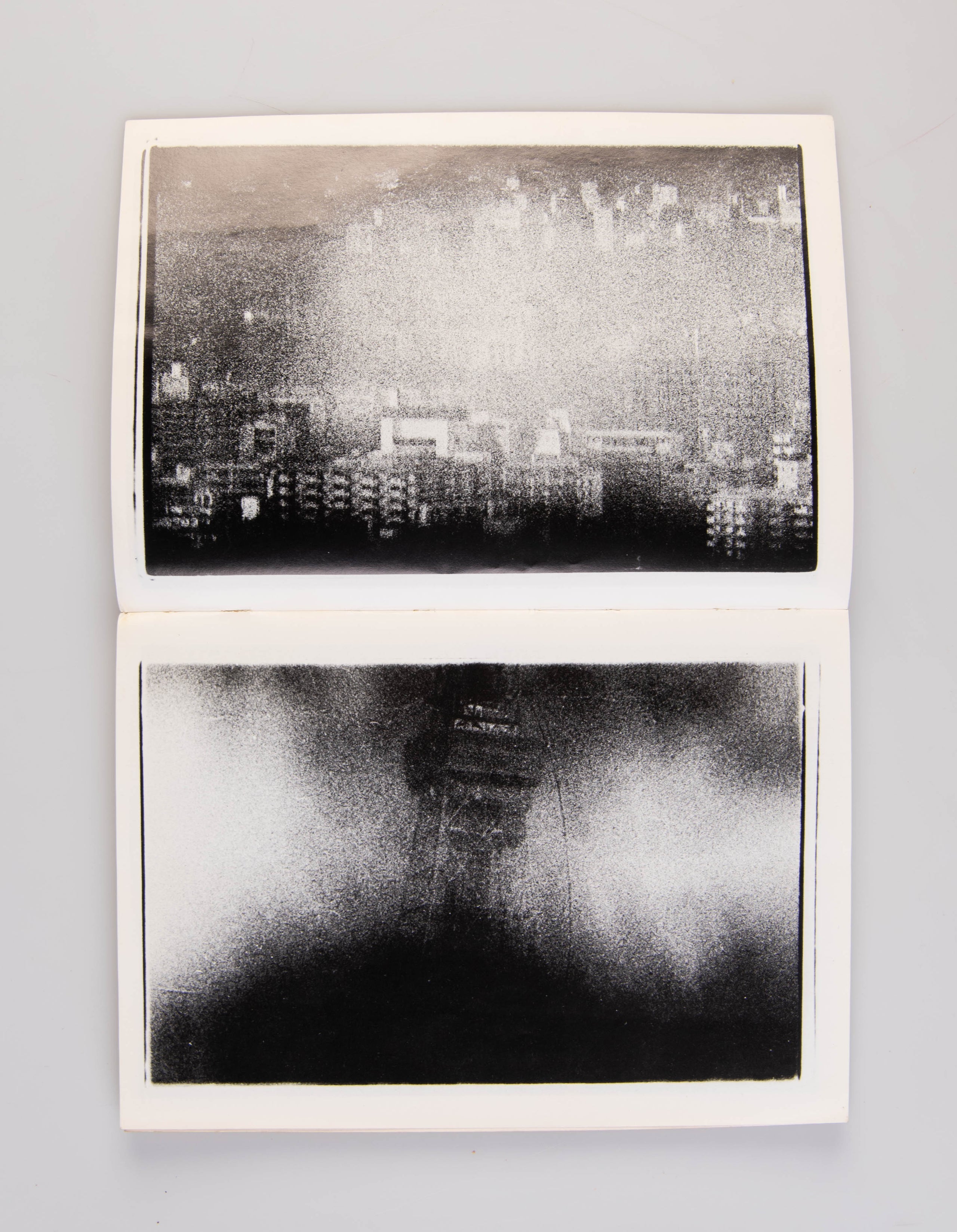 Shashin Hihyo [Photo Review].