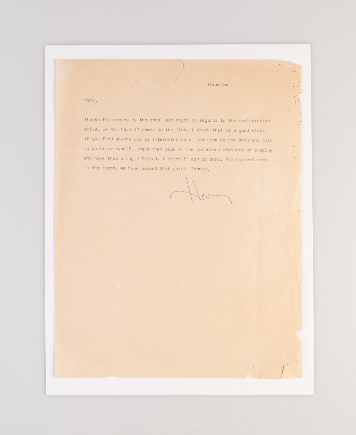Typed letter to Rink Foto, signed in pen.