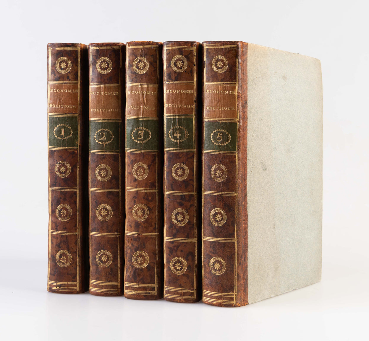 Recherche des principes de l'économie politique, ou essai sur la science de la police intérieure des nations libres.