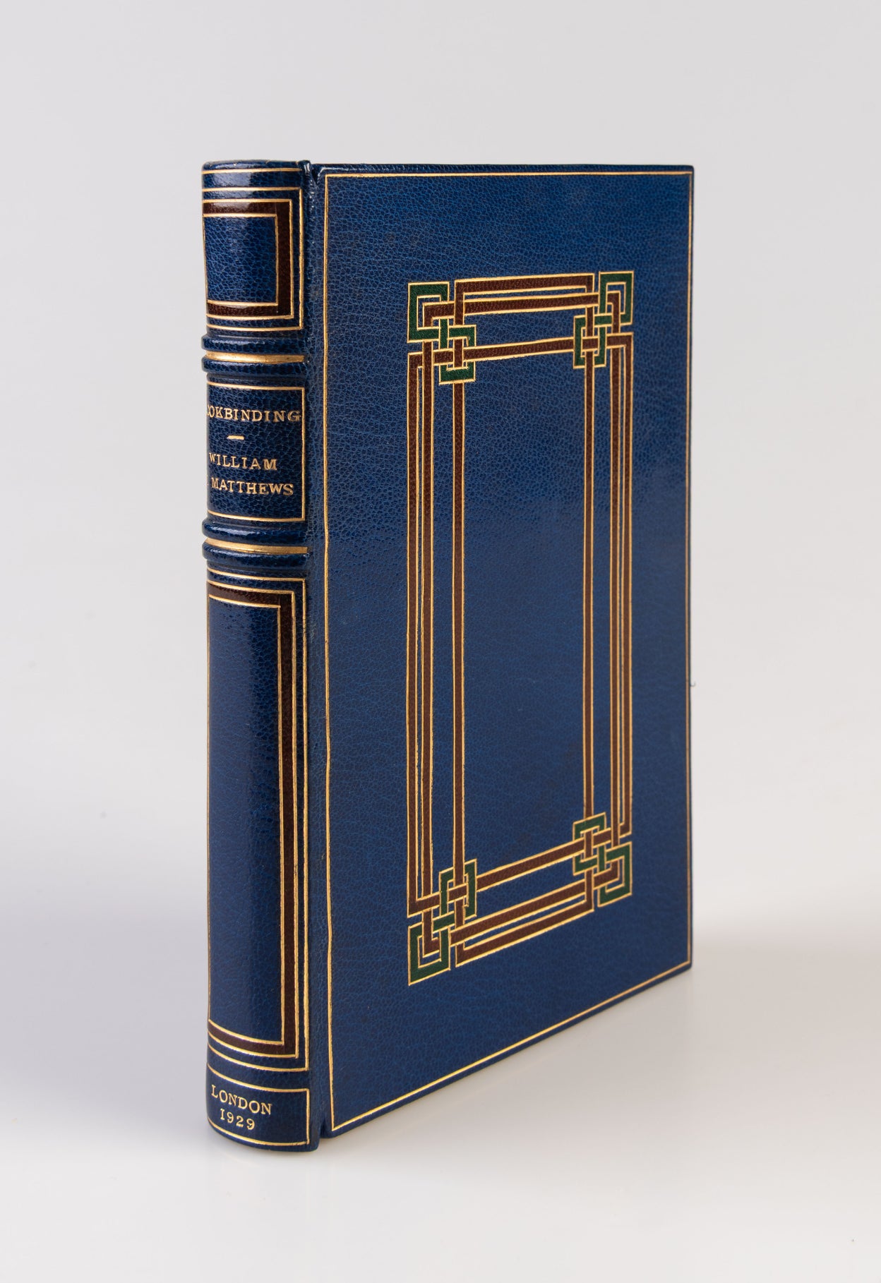 Bookbinding. A Manual for those interested in the Craft of Bookbinding.
