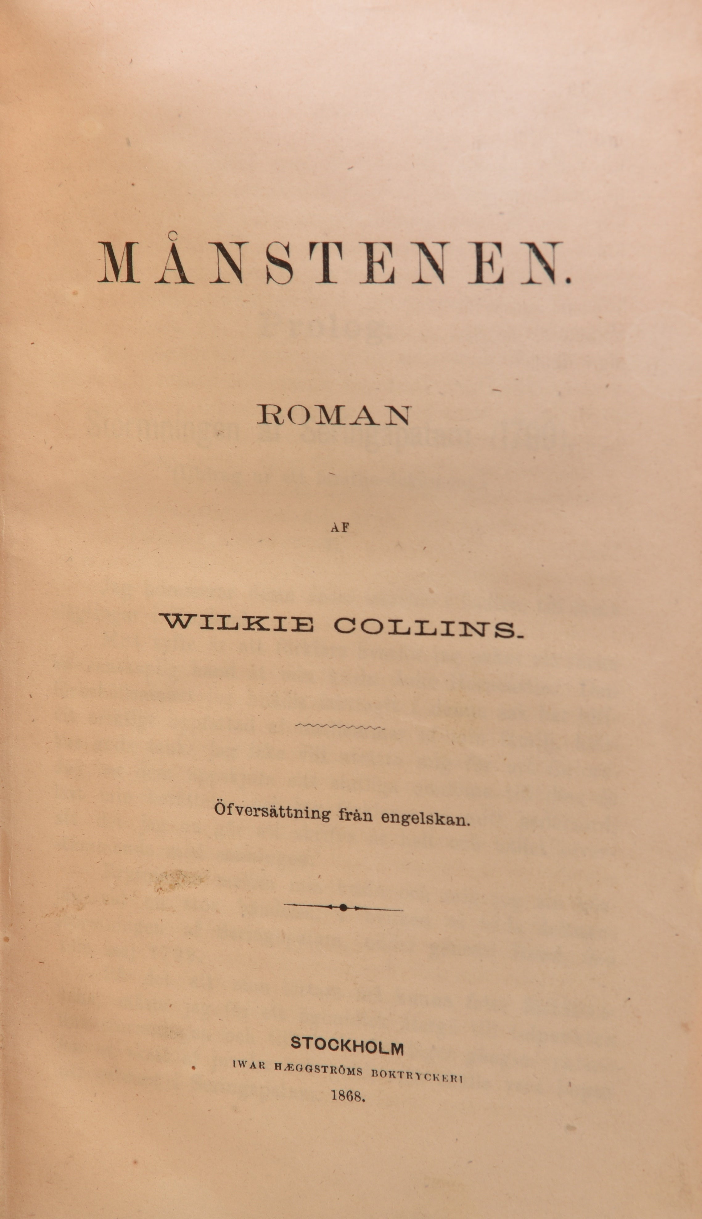 Manstenen. Roman. Ofversattning fran engelskan. [The Moonstone].