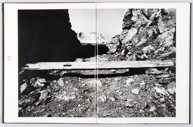 Ryurai ryukyo 1954-1973 [The Stream comes and the Stream flows].